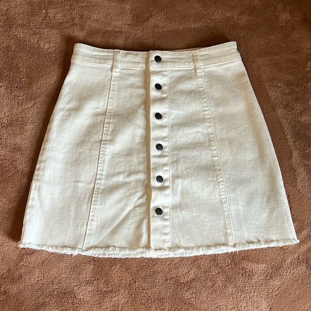 HARPER HERITAGE White Denim High Waisted Mini Skirt. Size Small